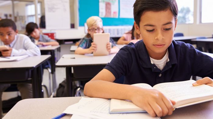 Edutopia children texts computers Books for Every Age: Fostering a Love of Reading